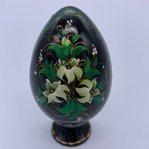 Hand Painted Vtg Ukrainian Signed Wooden Easter Egg Black Florals Stand